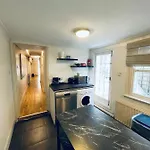 Fulham Serviced Apartment